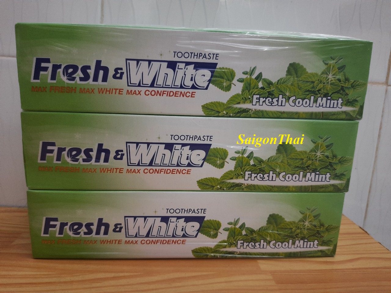 (SGT) Kem đánh răng Fresh & White 160gr (Xanh Lá) - Thái Lan