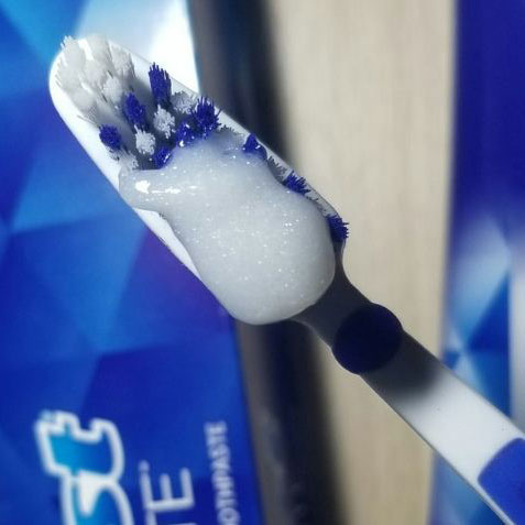 Kem đánh răng Crest 3D White Pro Advanced Whitening 147g