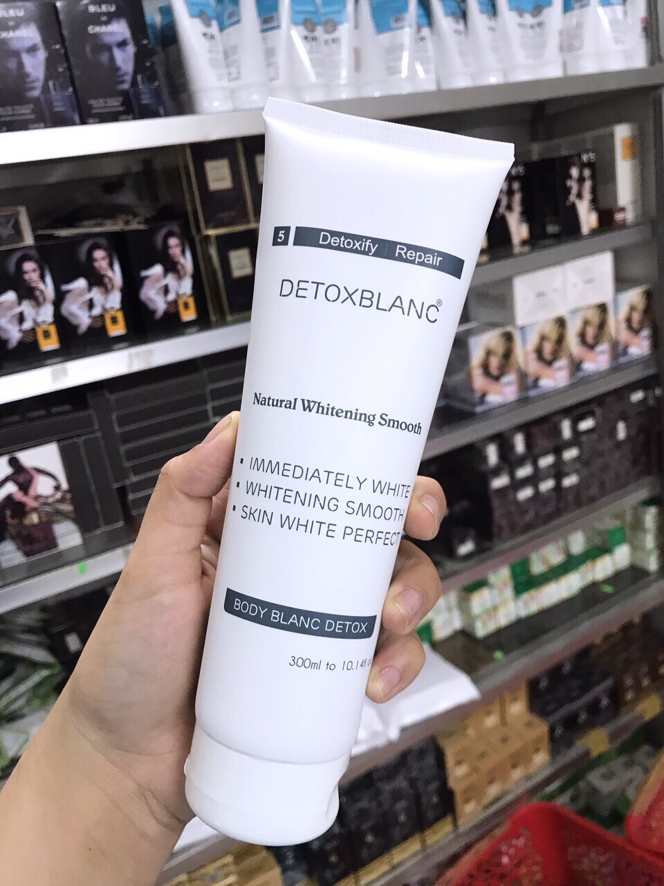 [HCM]Sữa tắm thải độc than hoạt tính DETOX BLANC - TS002