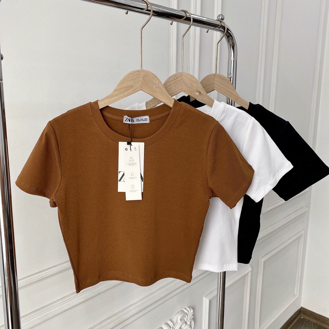 Áo phông croptop cổ tròn vải bozip