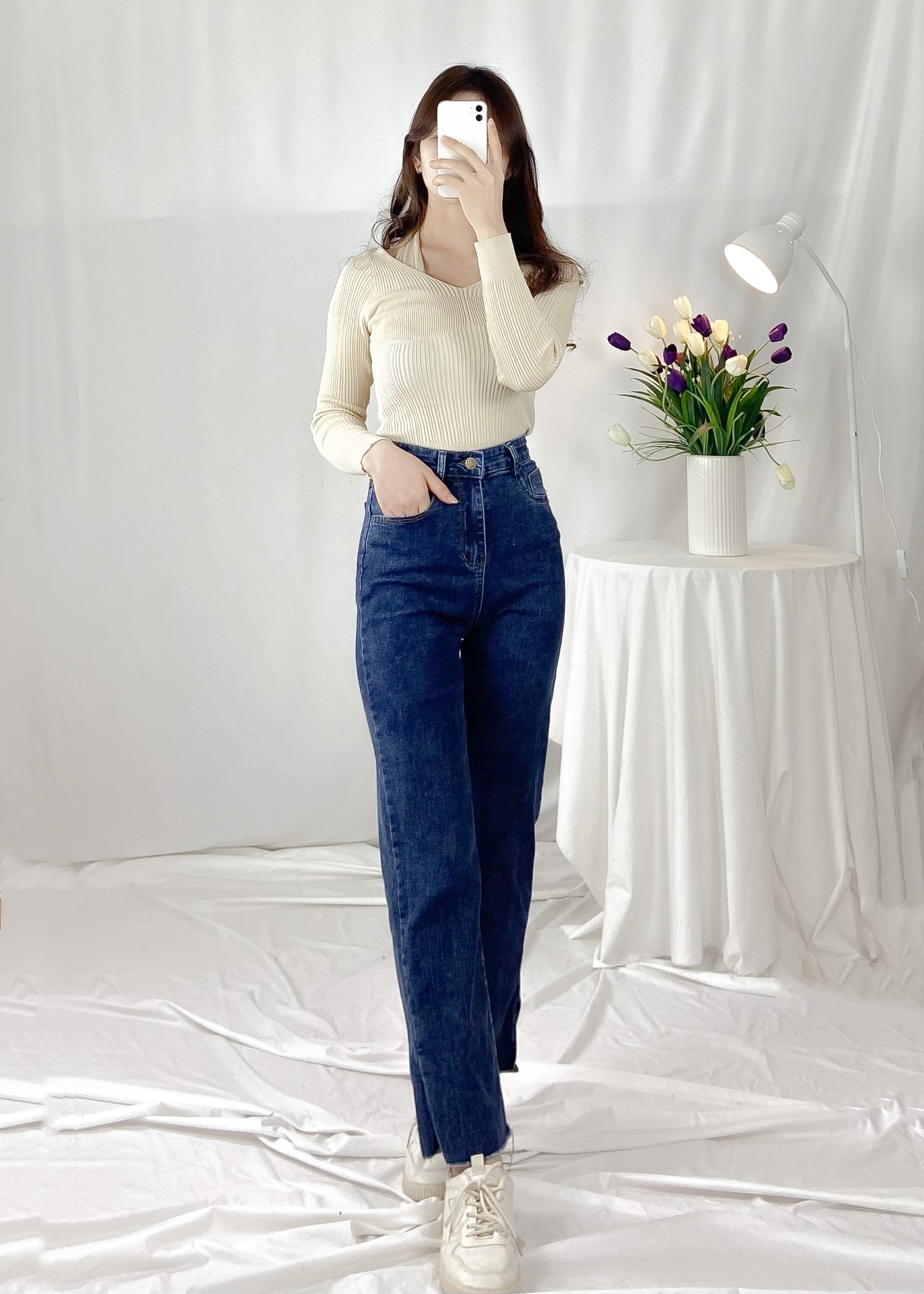 Quần Jean Dáng Suông Xẻ Gấu 2 Màu 247Plus