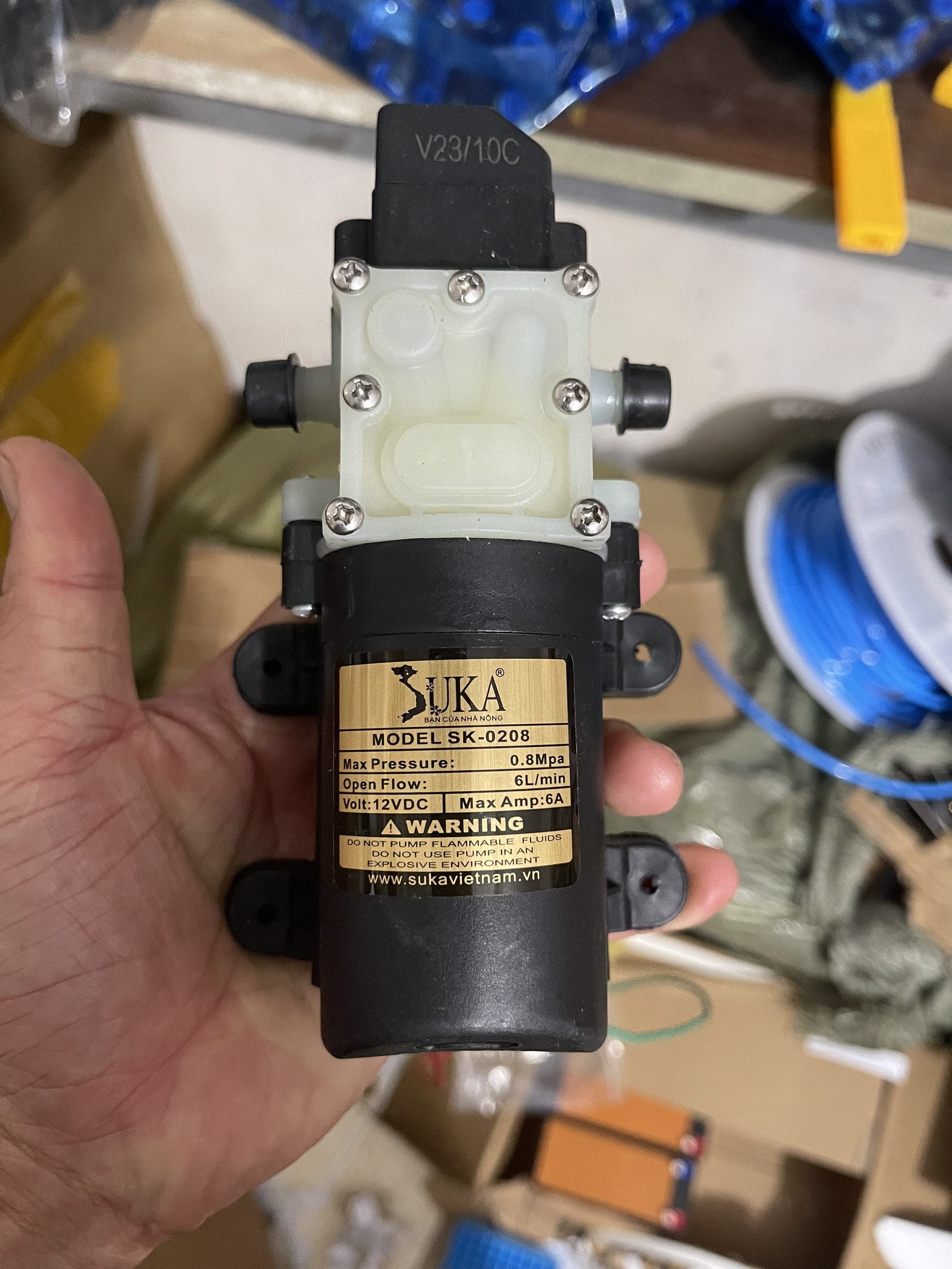 Máy bơm 12v tăng áp tự động ngắt