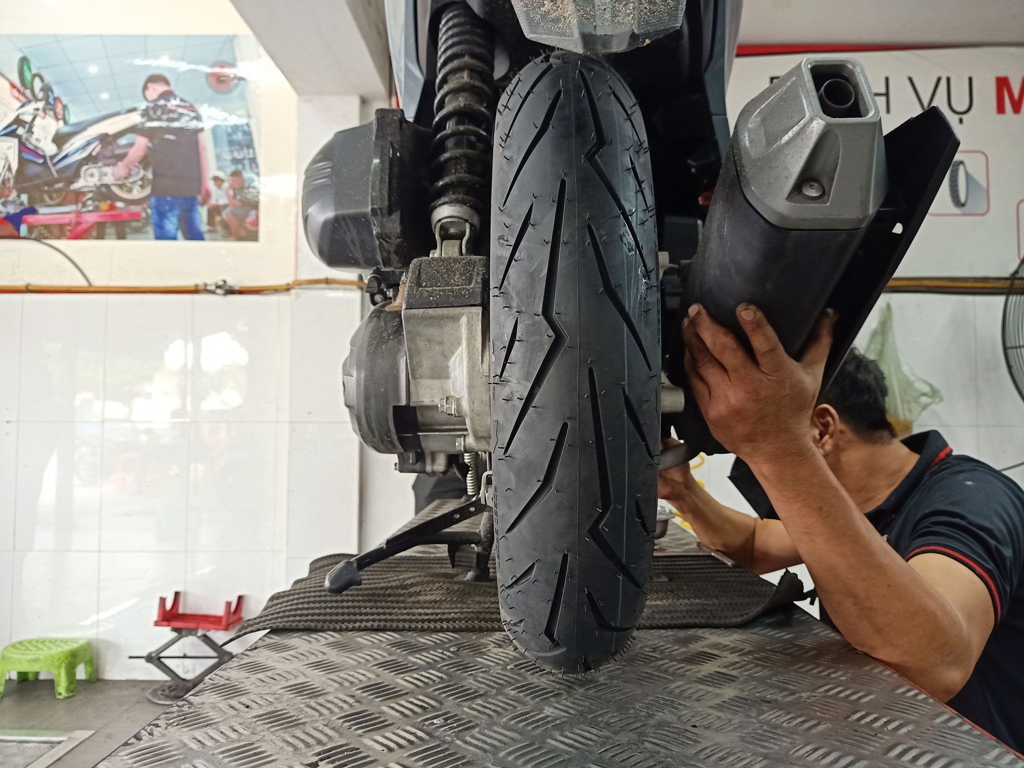 Vỏ Pirelli 100/80-14 Diablo Rosso Sport (150036)