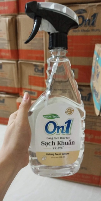 Nước xịt rửa tay kháng khuẩn On1 loại 650ml