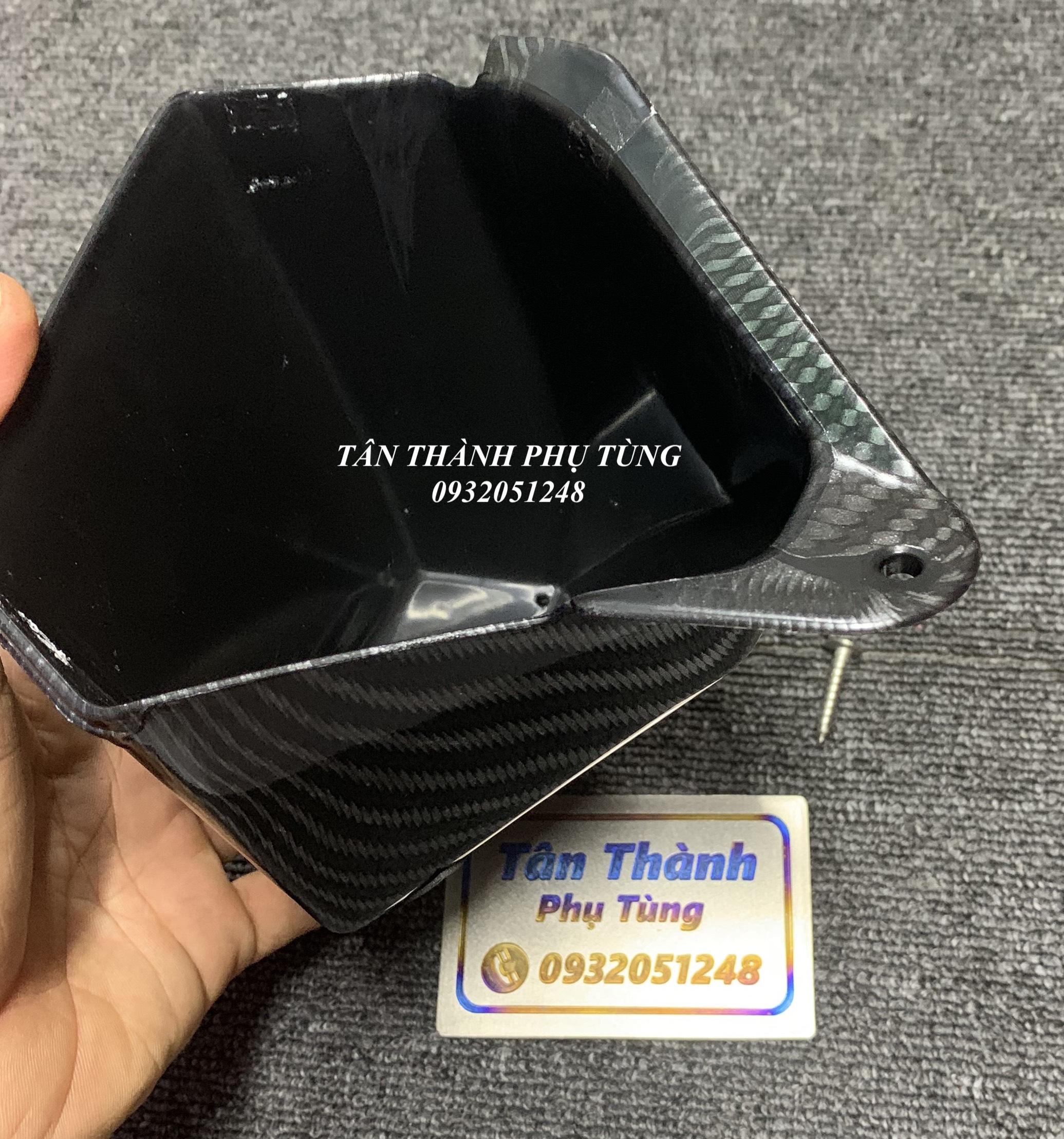 Hộc nhựa đựng đồ Air Blade 2020 kiểu Carbon