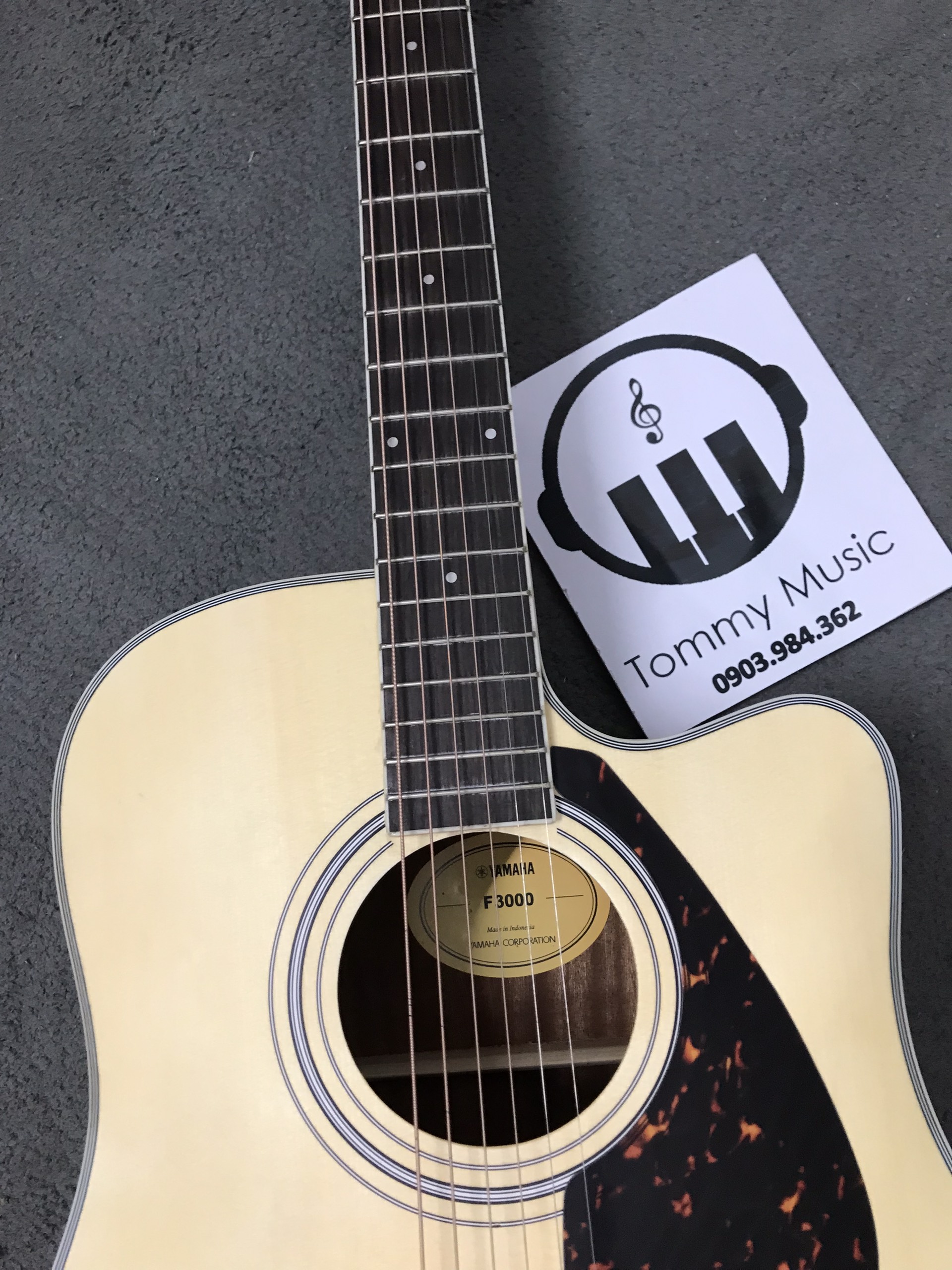 Guitar Yamaha F3000 EQ