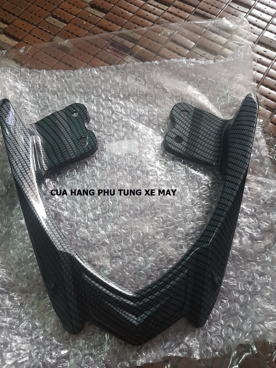 Ốp cảng sau EX 150 cacbon