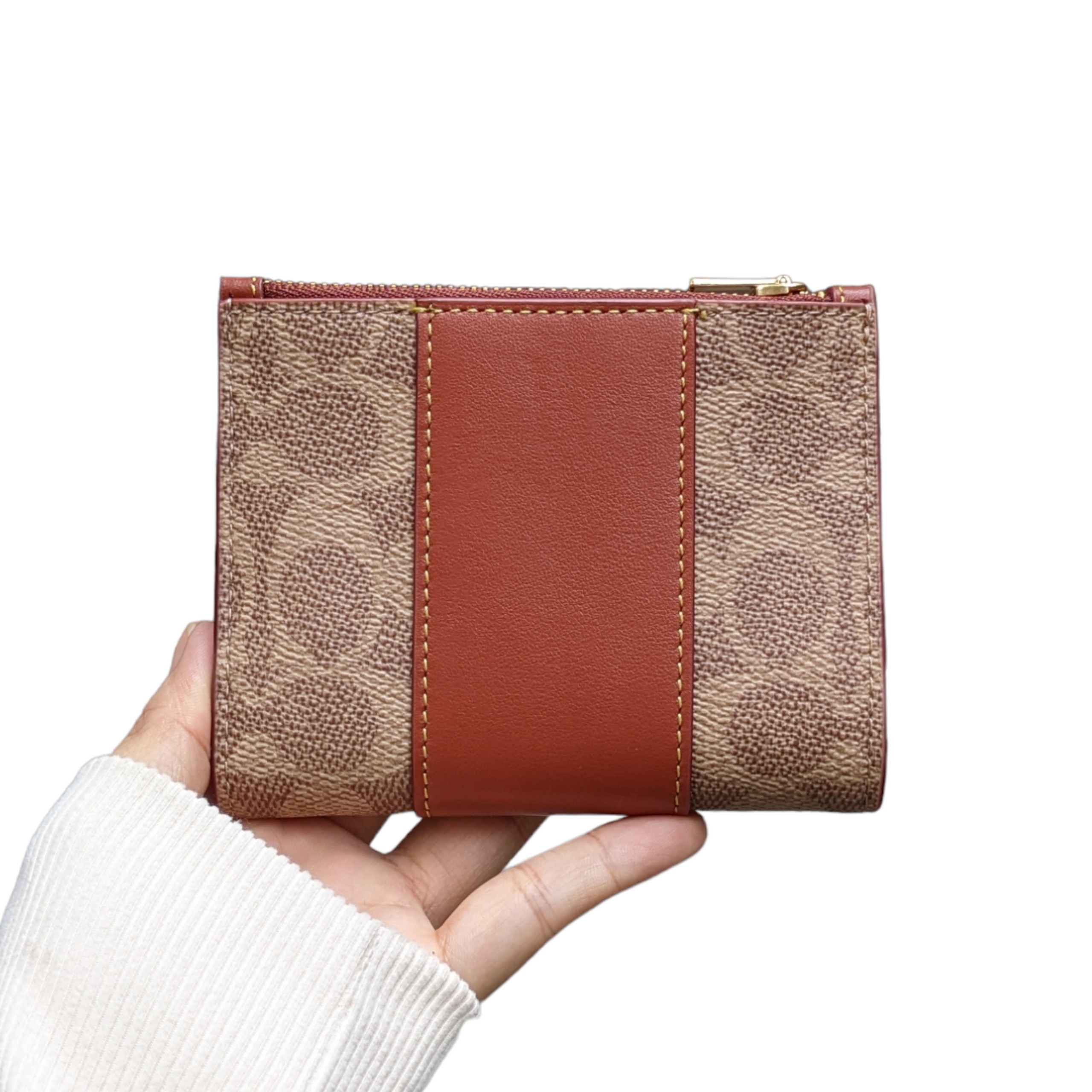 VÍ COACH C8526 BIFOLD SNAP WALLET IN SIGNATURE CANVAS