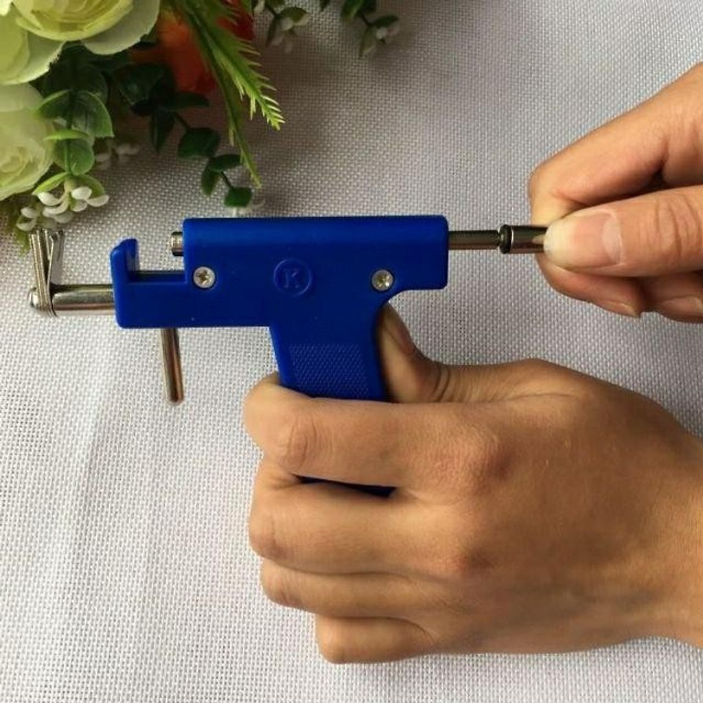 Hộp dụng cụ bấm lỗ tai , rốn...