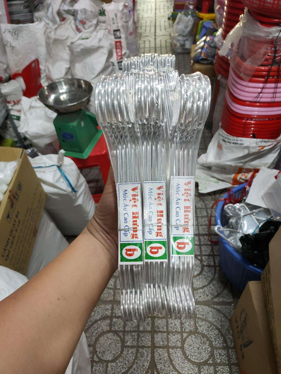 [HCM]Móc nhôm phơi quần áo Việt Hưng loại B nặng 180gram