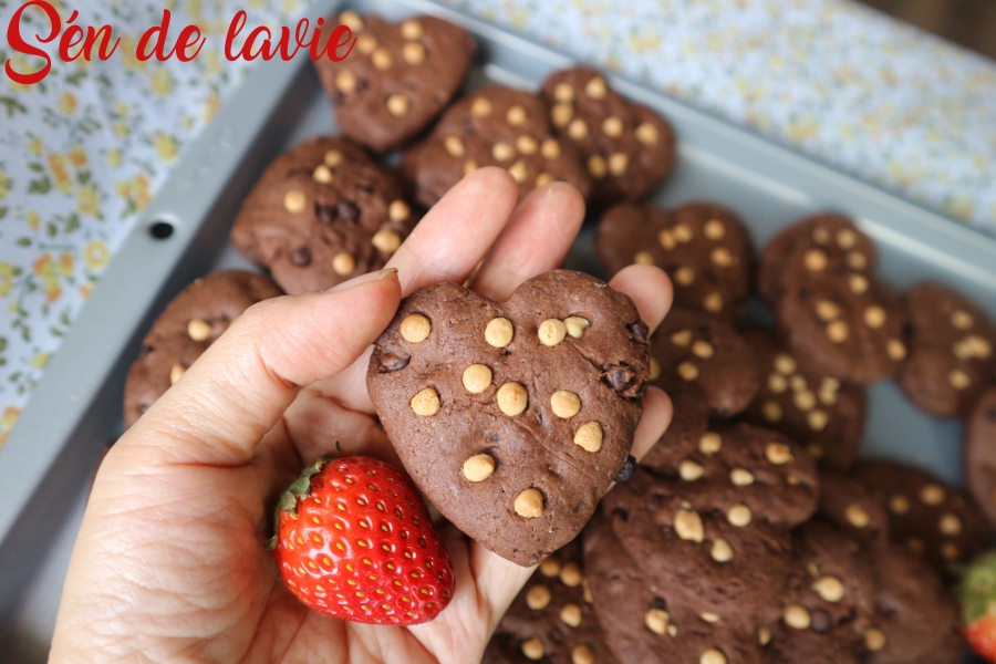 Set bột làm 44 bánh quy sô cô la - gồm bột trộn, nguyên liệu và vật dụng làm 44 bánh cookies sô cô la - Chocolate Cookies