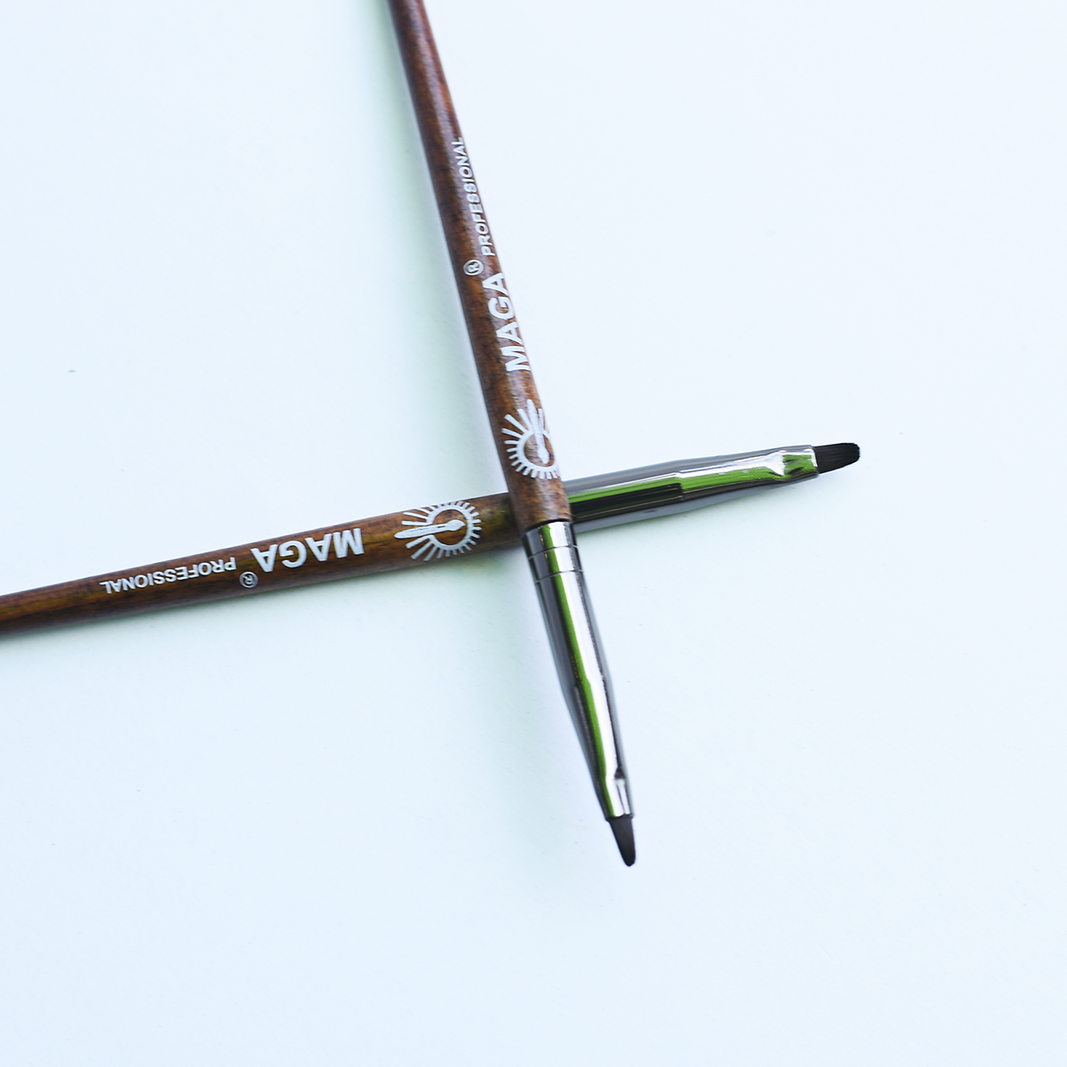Cọ viền mắt hoặc môi MAGA SMUDGER BRUSH 27