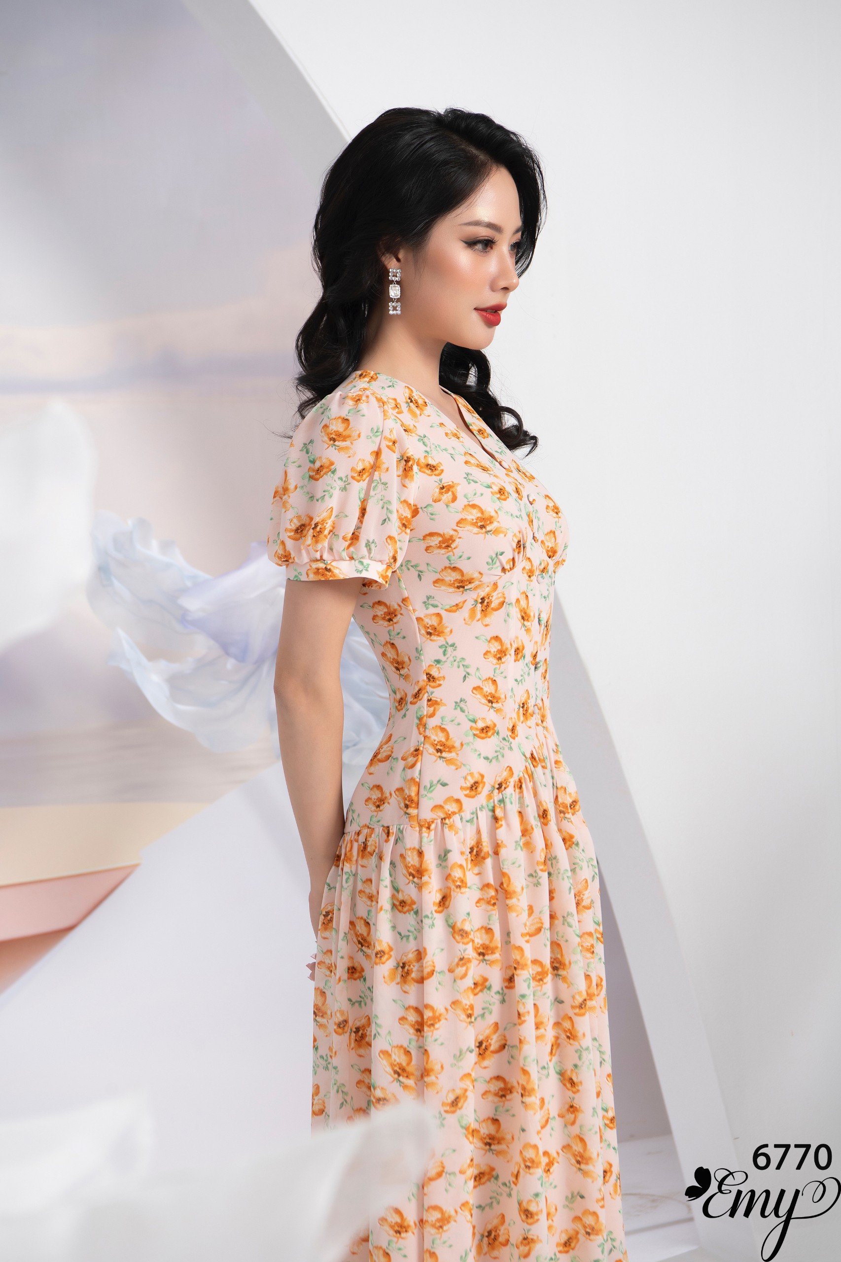 Đầm EMY EM6770 Xoè Cổ V Đính Nút