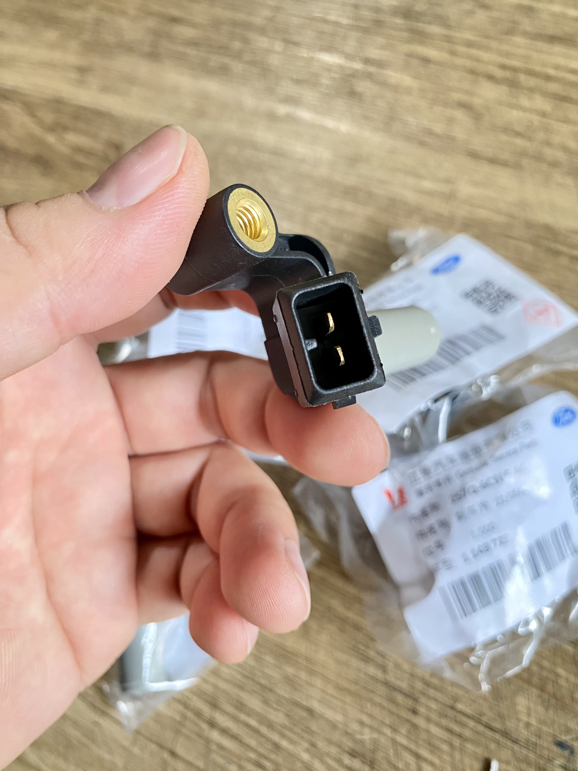 CẢM BIẾN CỐT MÁY ( CẢM BIẾN TRỤC CƠ) FORD TRANSIT XỊN