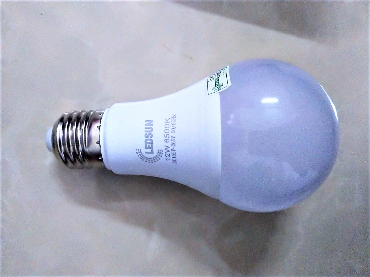 COMBO 10 bóng đèn led BULB 3000K, 6500K đui E270 5W