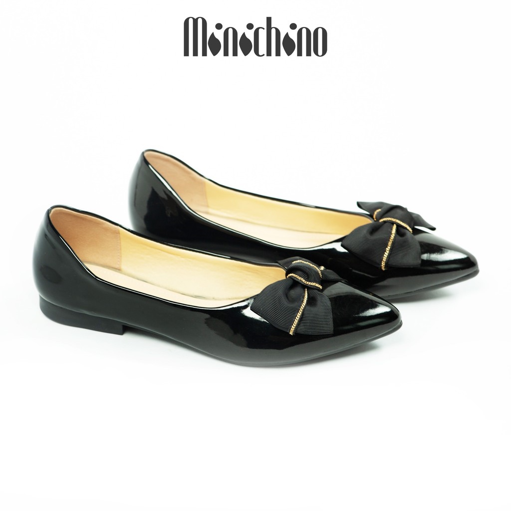 Giày búp bê nữ MINICHINO da bóng đế bằng mũi nhọn nơ xích thời trang màu đen TC026