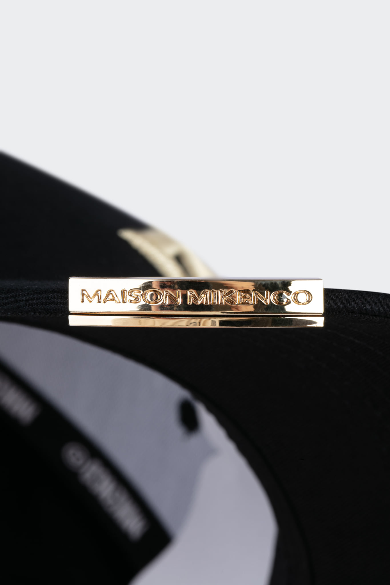 Mũ lưỡi trai MIKENCO PLAQUE LOGO CAP