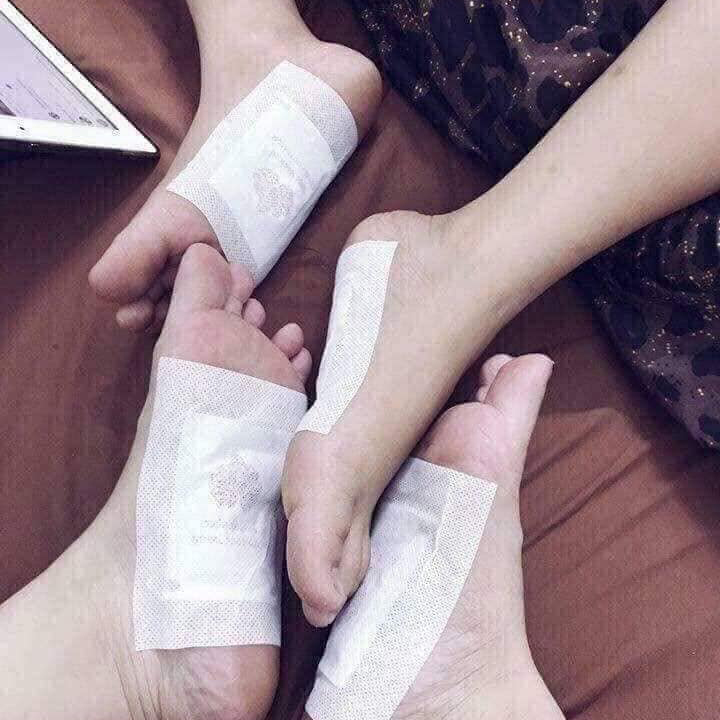 [HCM]HỘP 10 MIẾNG DÁN THẢI ĐỘC BÀN CHÂN KINOKI