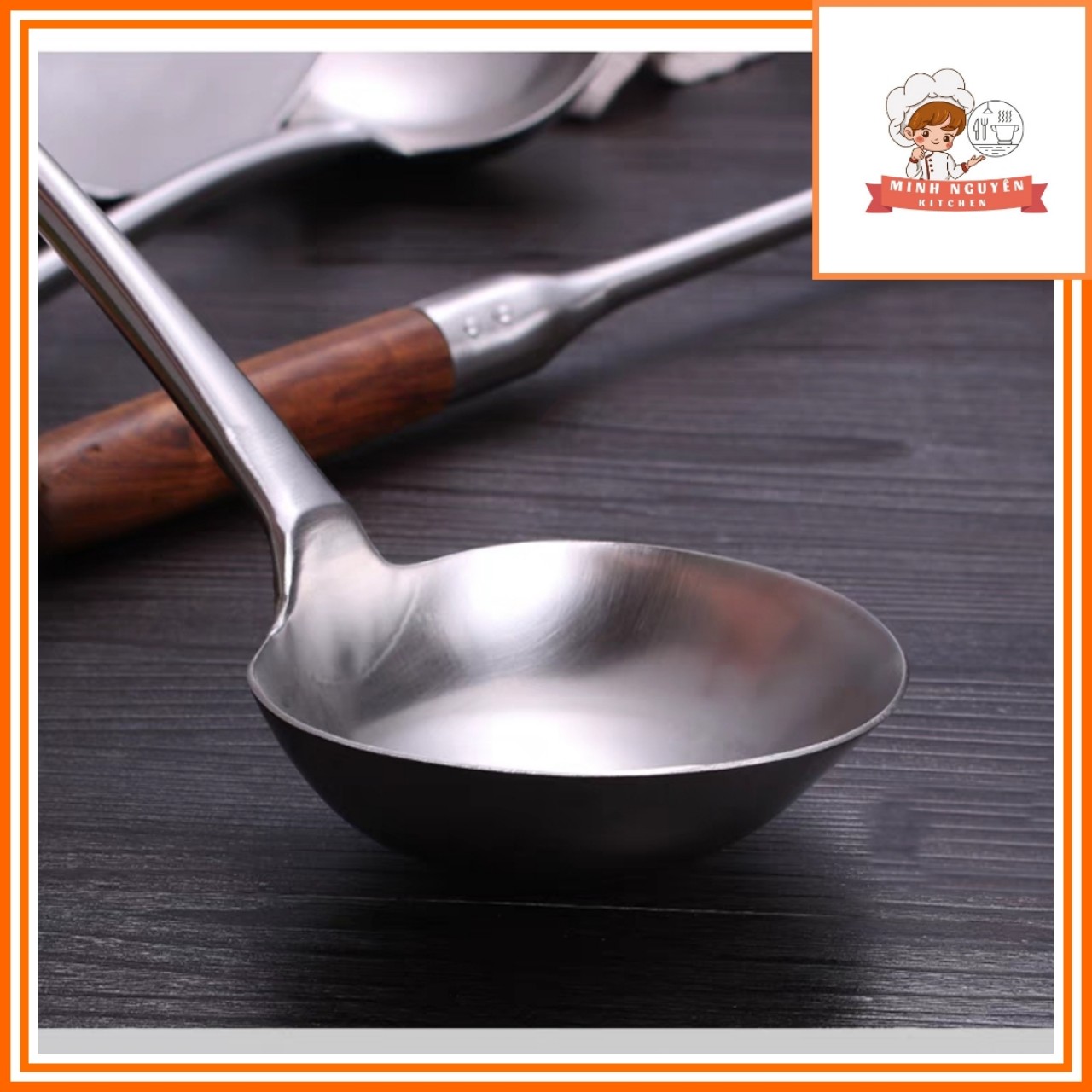 Vá Xào Inox Kiểu Đức Cán Gỗ Cẩm Lai