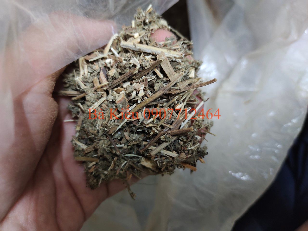 Gói xông lá cây thảo mộc 9 loại gai kèm bột xông nhà trừ phong long tẩy uế hiệu quả