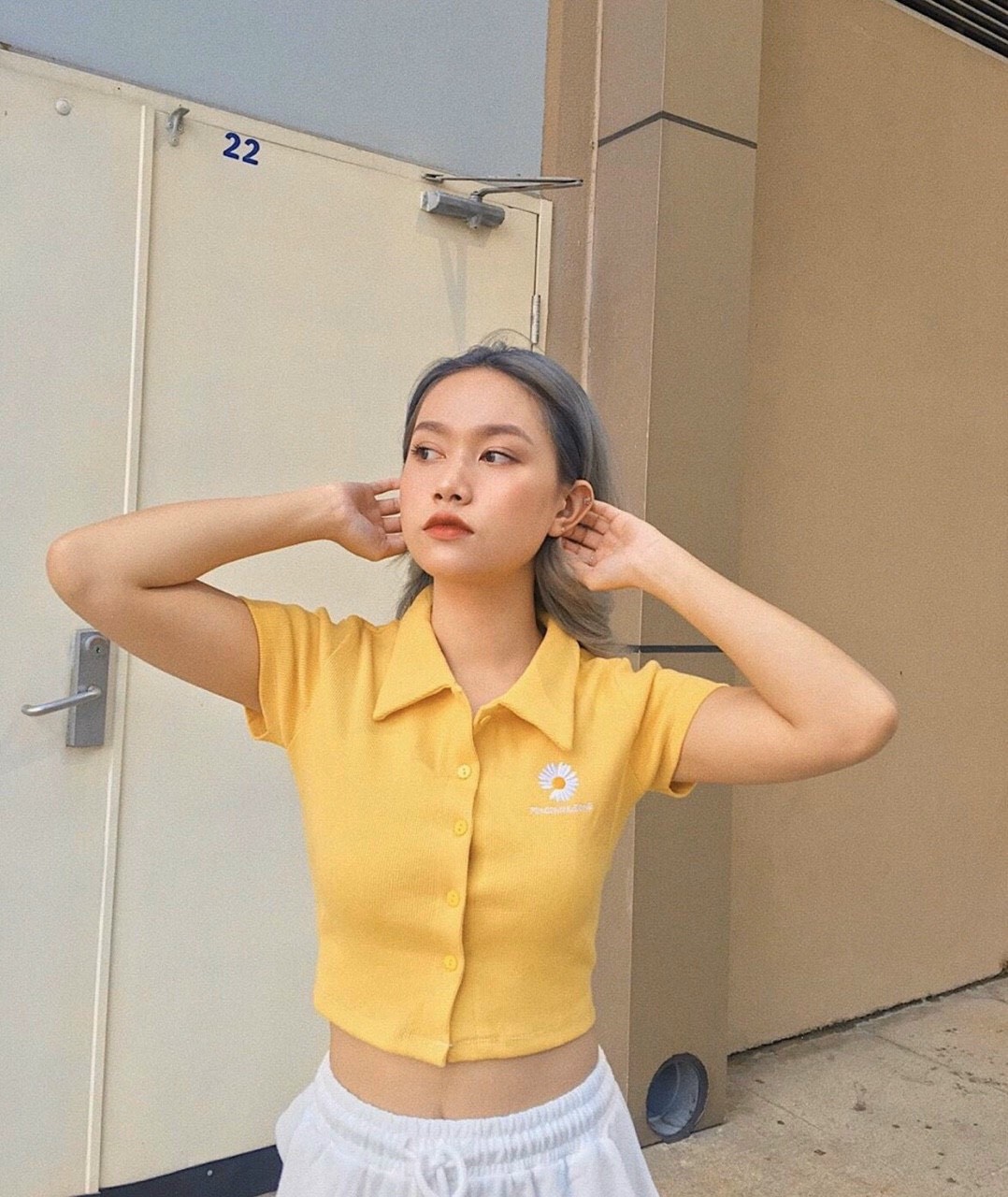 Áo croptop cổ bẻ hoa cúc thời trang TTSLA0326