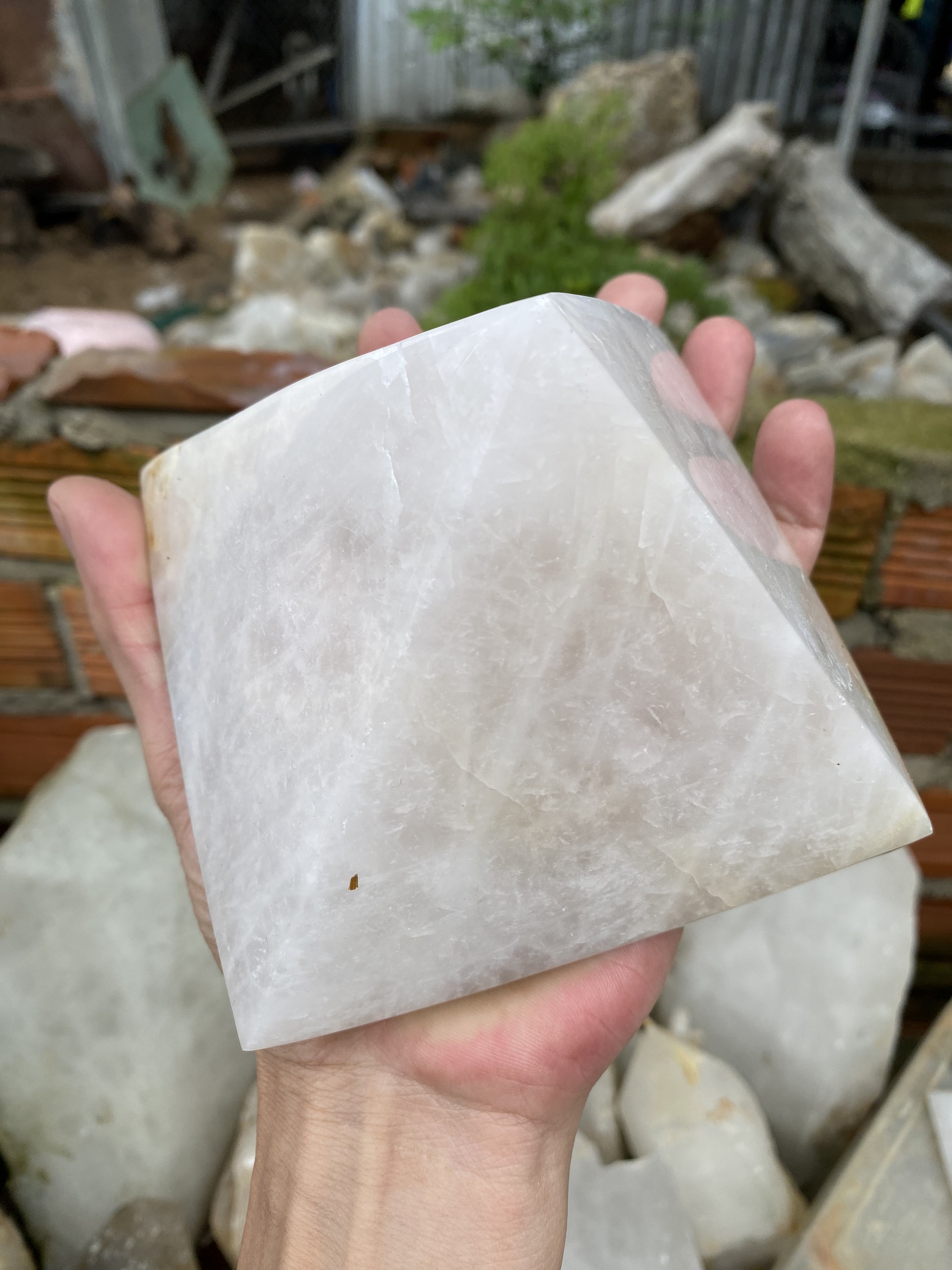 1 pc Vietnamese genuine rose quartz pyramid for home decoration