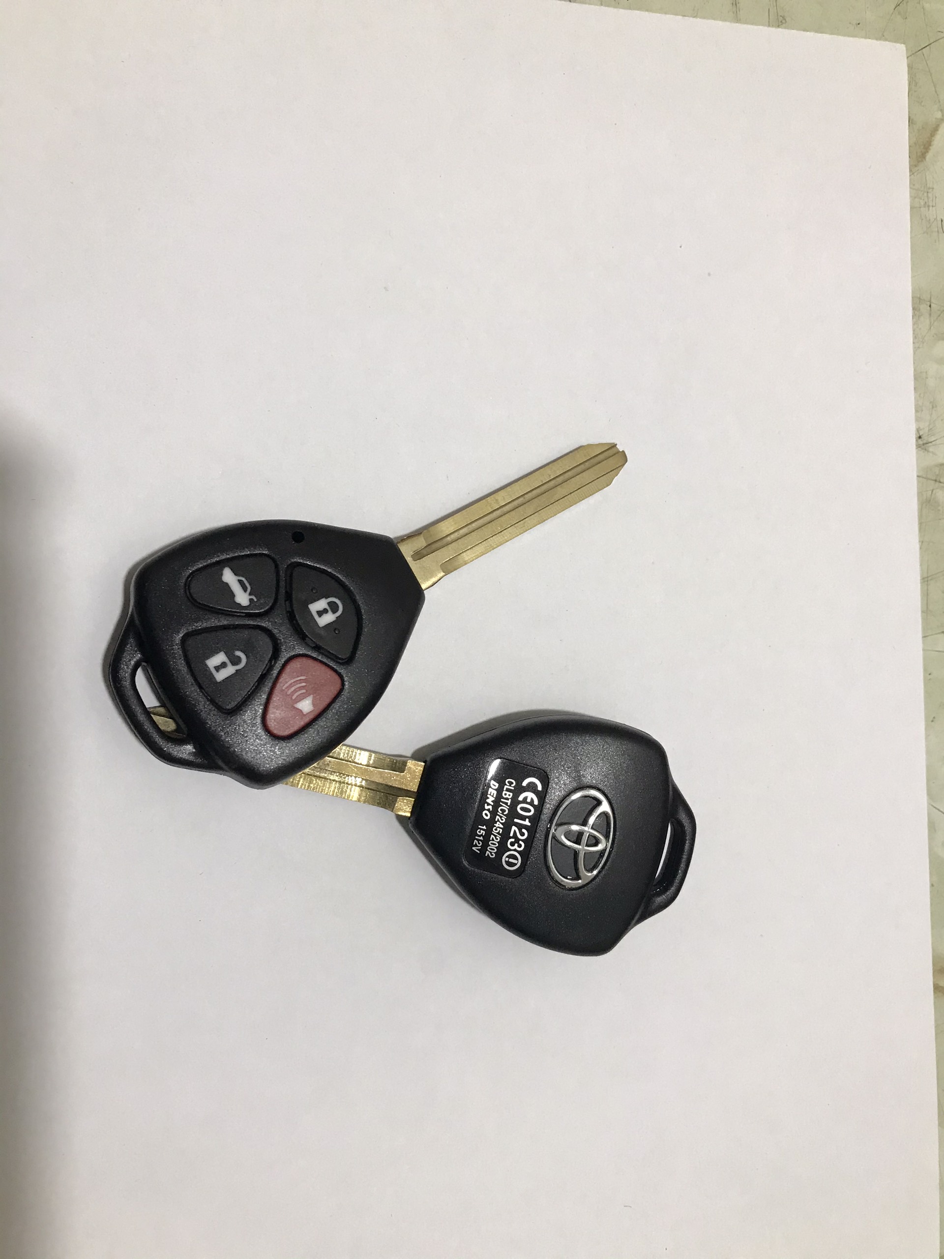 Vỏ Chìa Khóa Xe Toyota 4 Nút