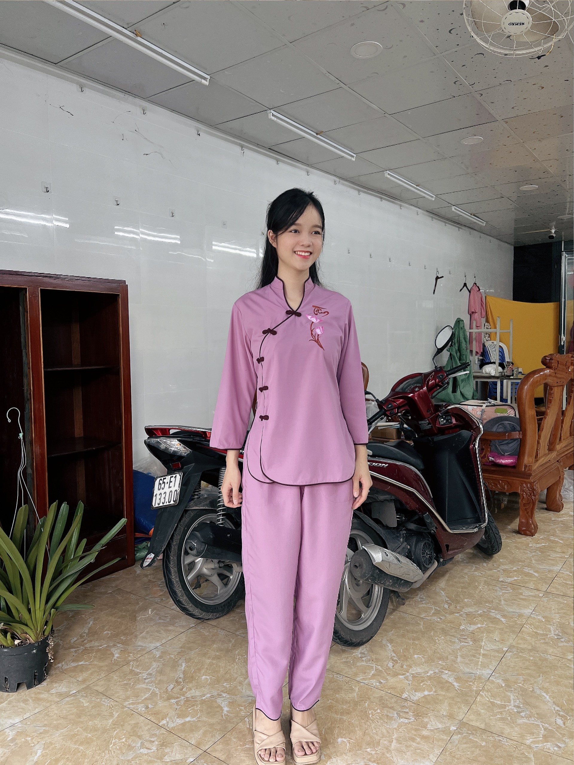 Đồ lam cổ tàu chéo đi chùa, thời trang nữ