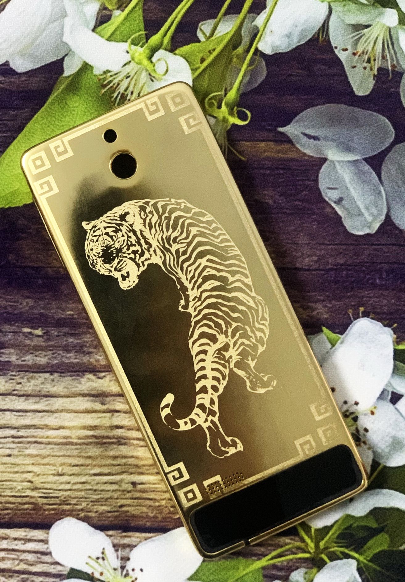 Vỏ Lưng Máy Nokia 515 Mạ Vàng 24k Nhiều Mẫu