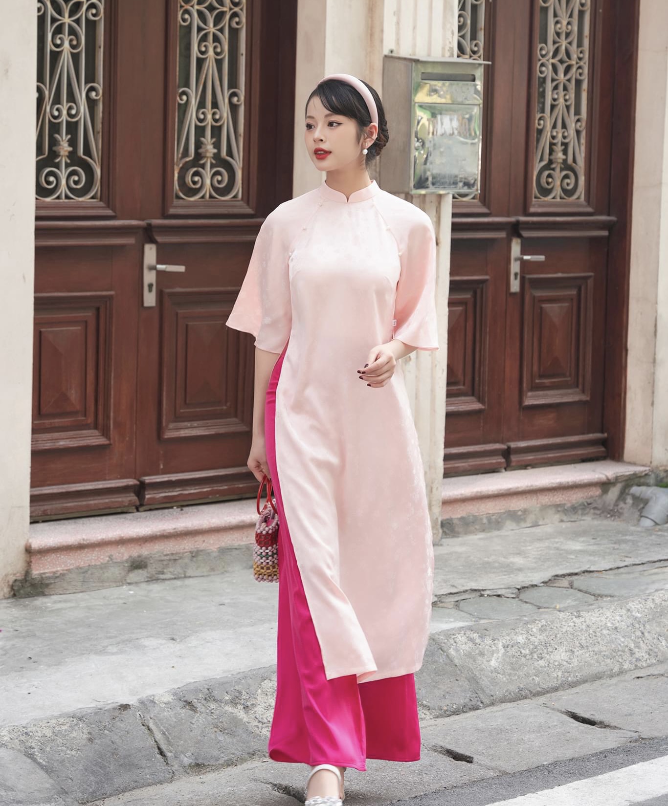 Set áo dài mẹ và bé gấm hoa xuân mới năm nay