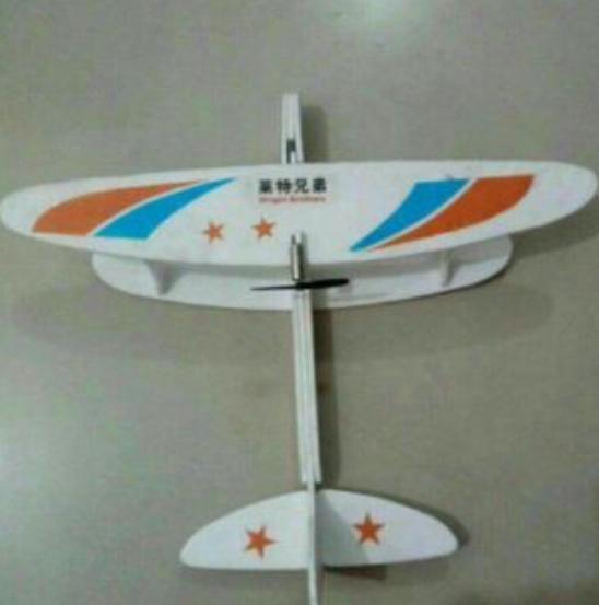 Máy bay xốp có đèn led - Kiểu dáng mới 2019