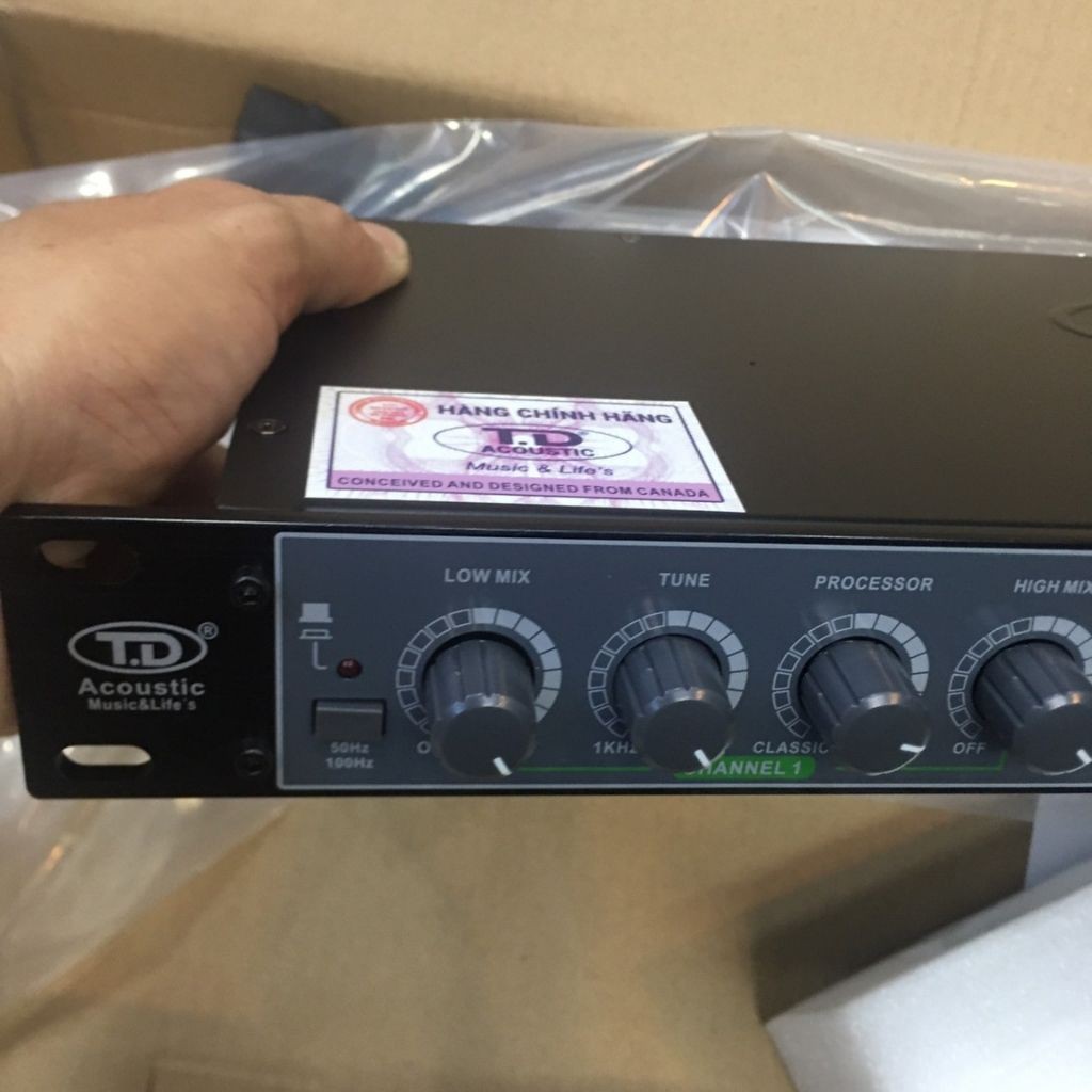 [HCM]Máy nâng tiếng TD Accoustic CB 800 Pro ( Full Box ) - Hàng nhập khẩu chân AV mạ đồng vàng