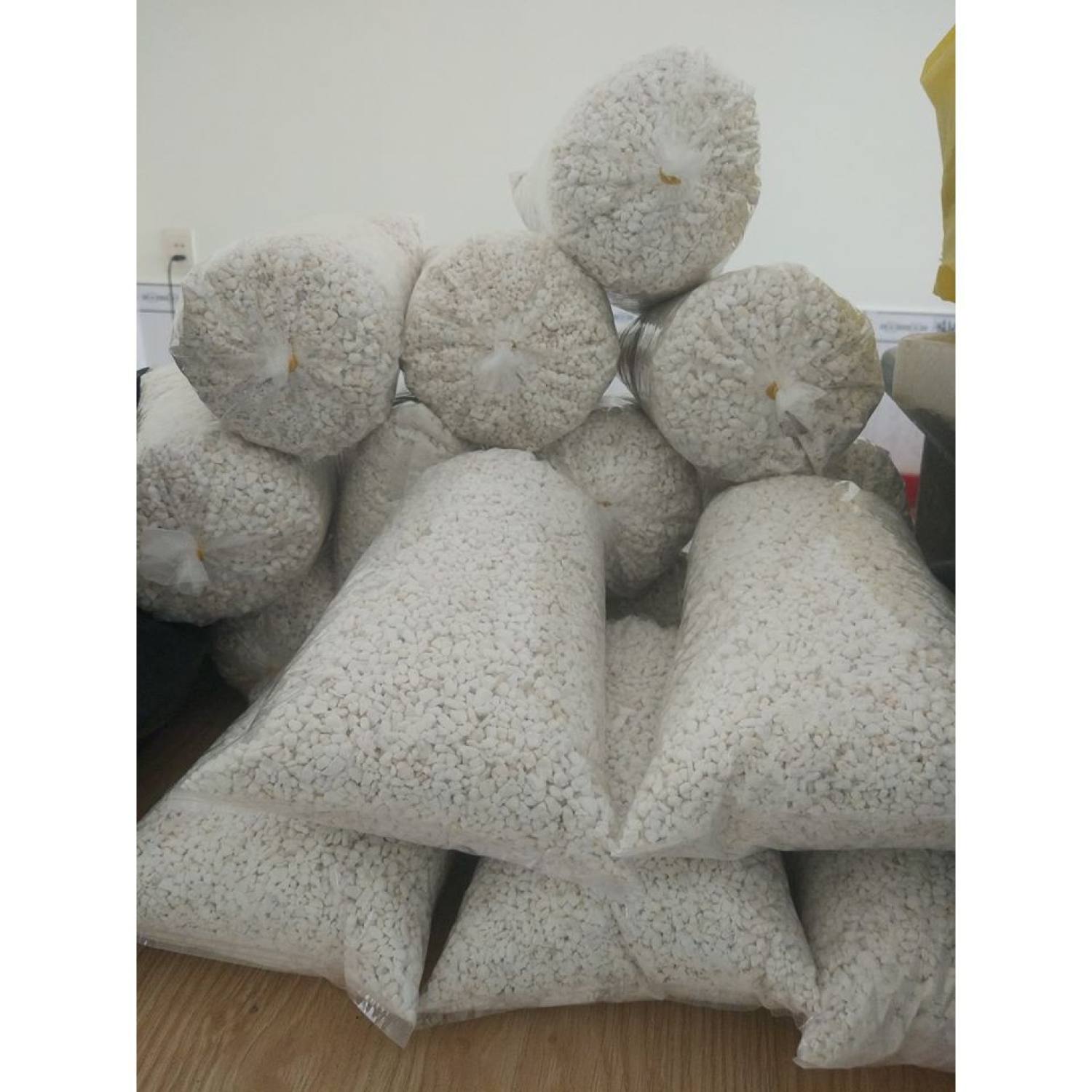 Đất ấp chuyên dụng nhập khẩu cho bò sát .