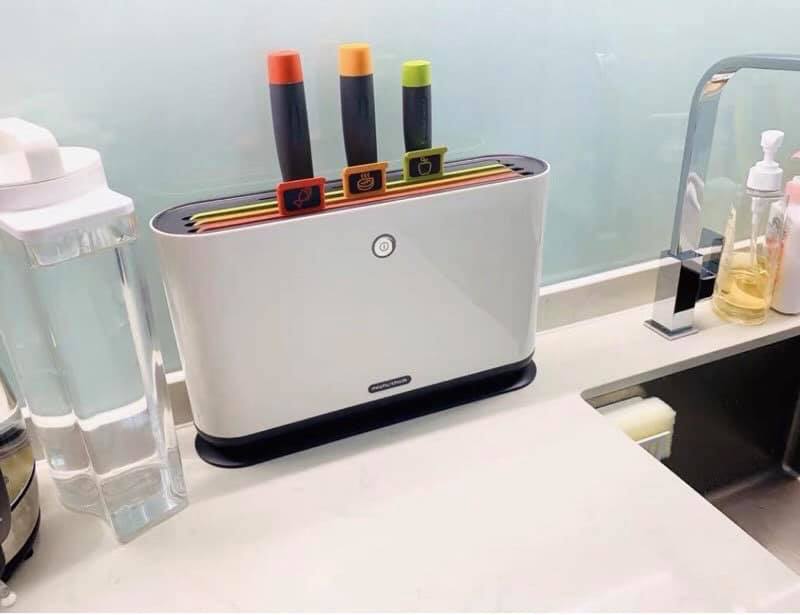 Bộ Dao Thớt Kèm Case Tiệt Trùng Thông Minh