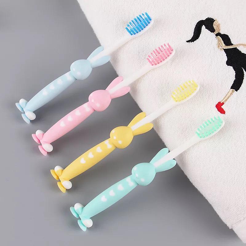 Bàn chải silicon xuất Nhật cho bé (set 4 chiếc)