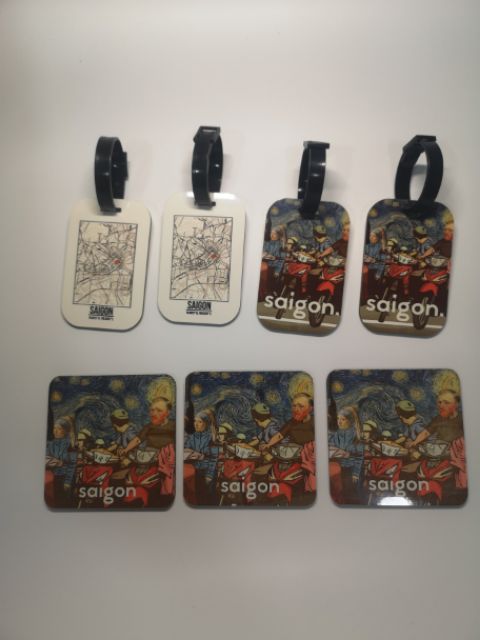 Tag hành lý in hình starry night Van Gogh ở Saigon