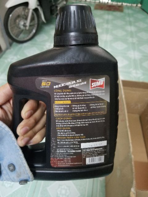Nước rửa xe Sumo Wash&Wax (1 lít)