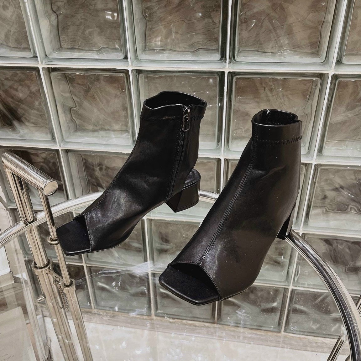 Giày bốt rọ nữ cổ lửng giày chiến binh nữ cao gót mẫu mới đế vuông 10 phân Boot Shoes