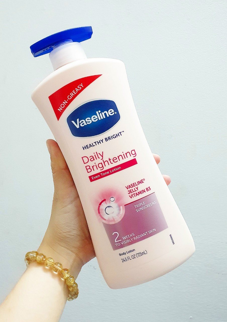 Sữa Dưỡng Thể Vaseline Healthy Bright Daily Brightening 725ml vòi trắng