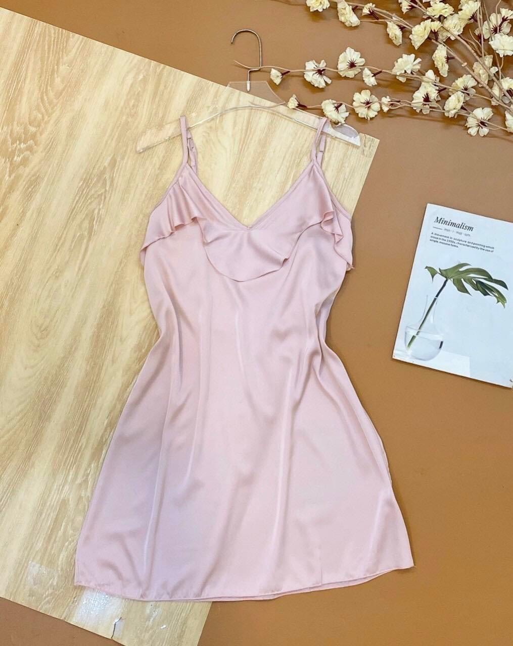 [HCM]Váy ngủ lụa sexy cổ V đắp bèo đầm ngủ lụa satin cao cấp (hồng nude) BT139