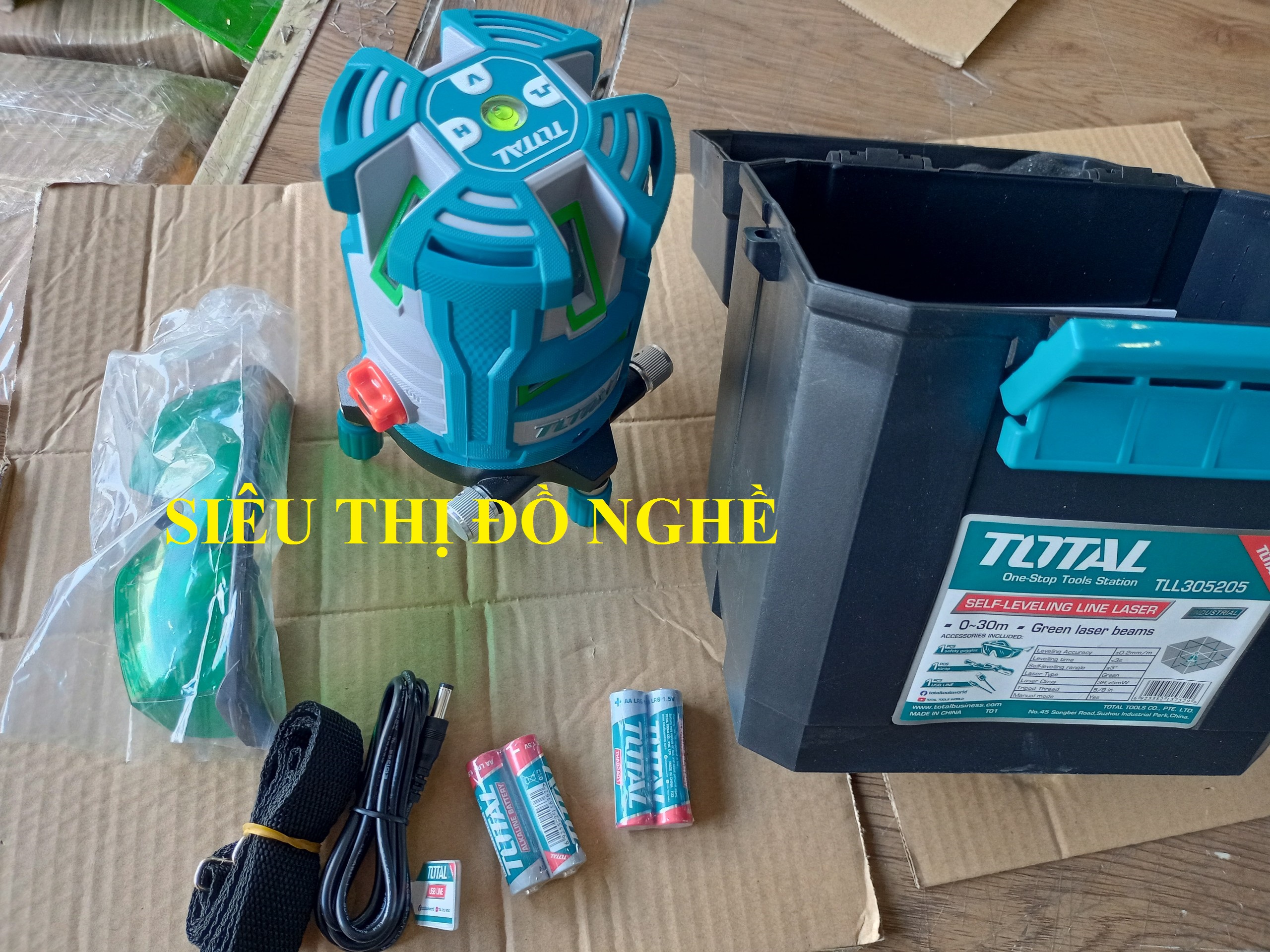 Máy đo mức cân bằng tia lade (tia xanh) total TLL305205