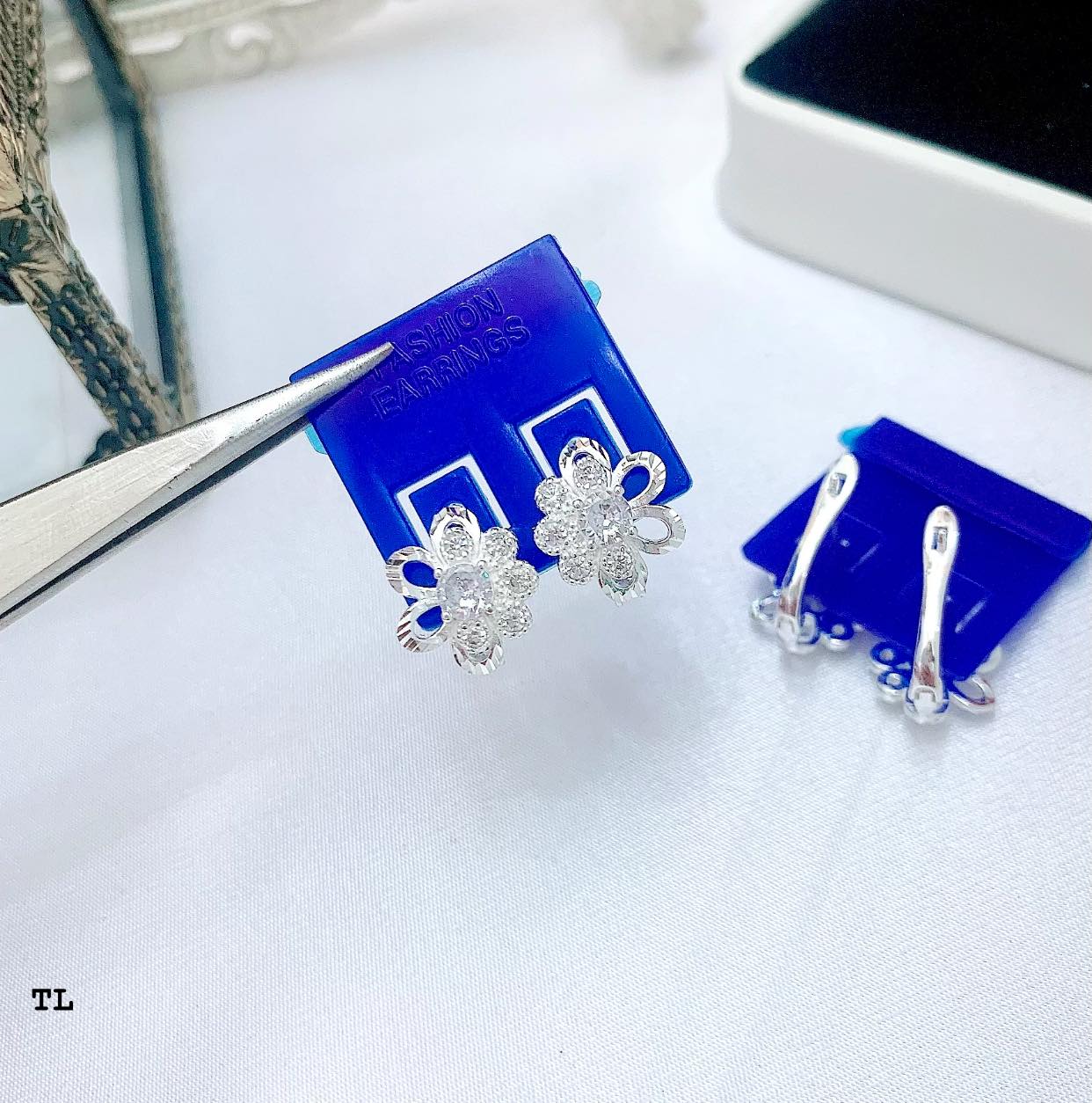 Bông tai bạc ta đính đá MS60