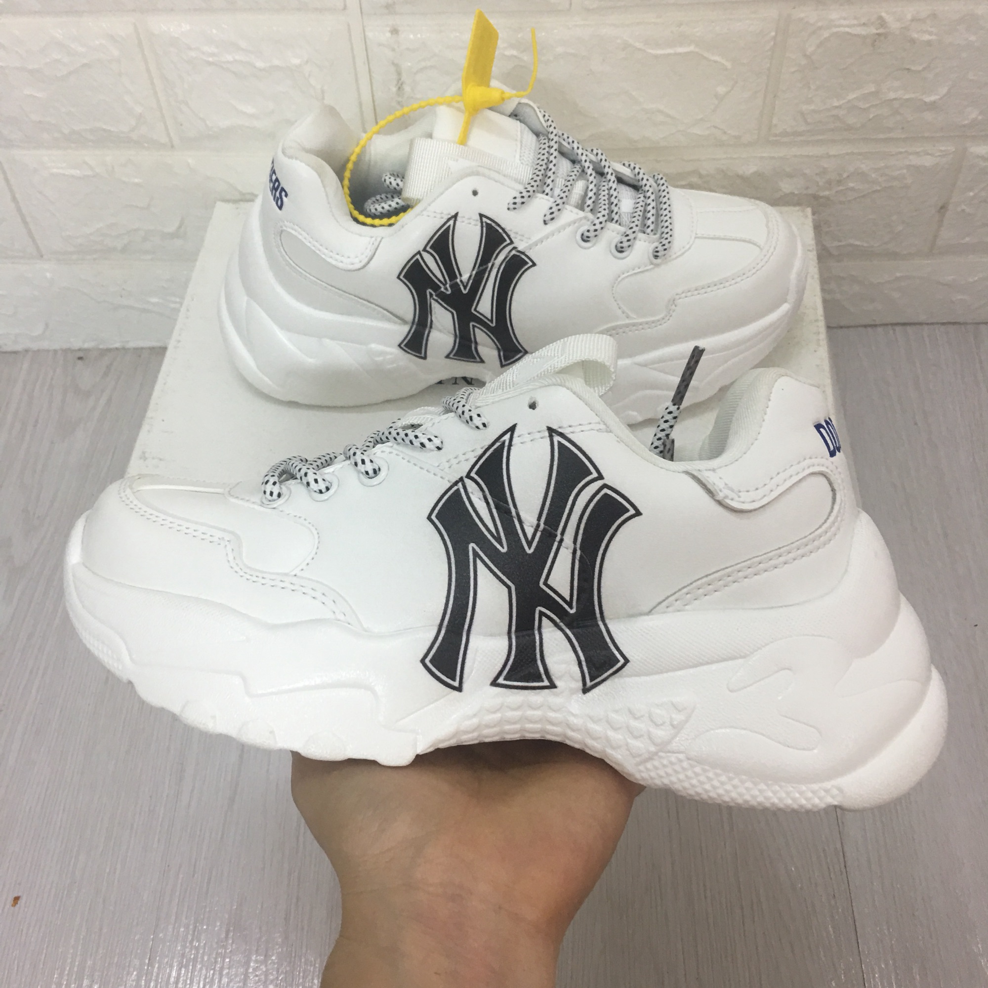 Giày MLB NY Mono Heel New York Yankees Black Rep 11 Giá Cực Sốc