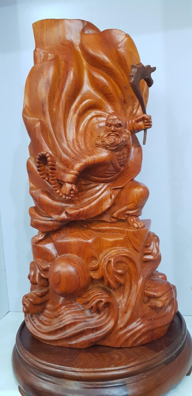 ĐẠT MA BAY GỖ HƯƠNG  CAO 40CM