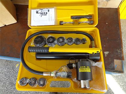 Máy đột lỗ tôn thủy lực 6.5 tấn phi 26 và 35 mm HHDK-8