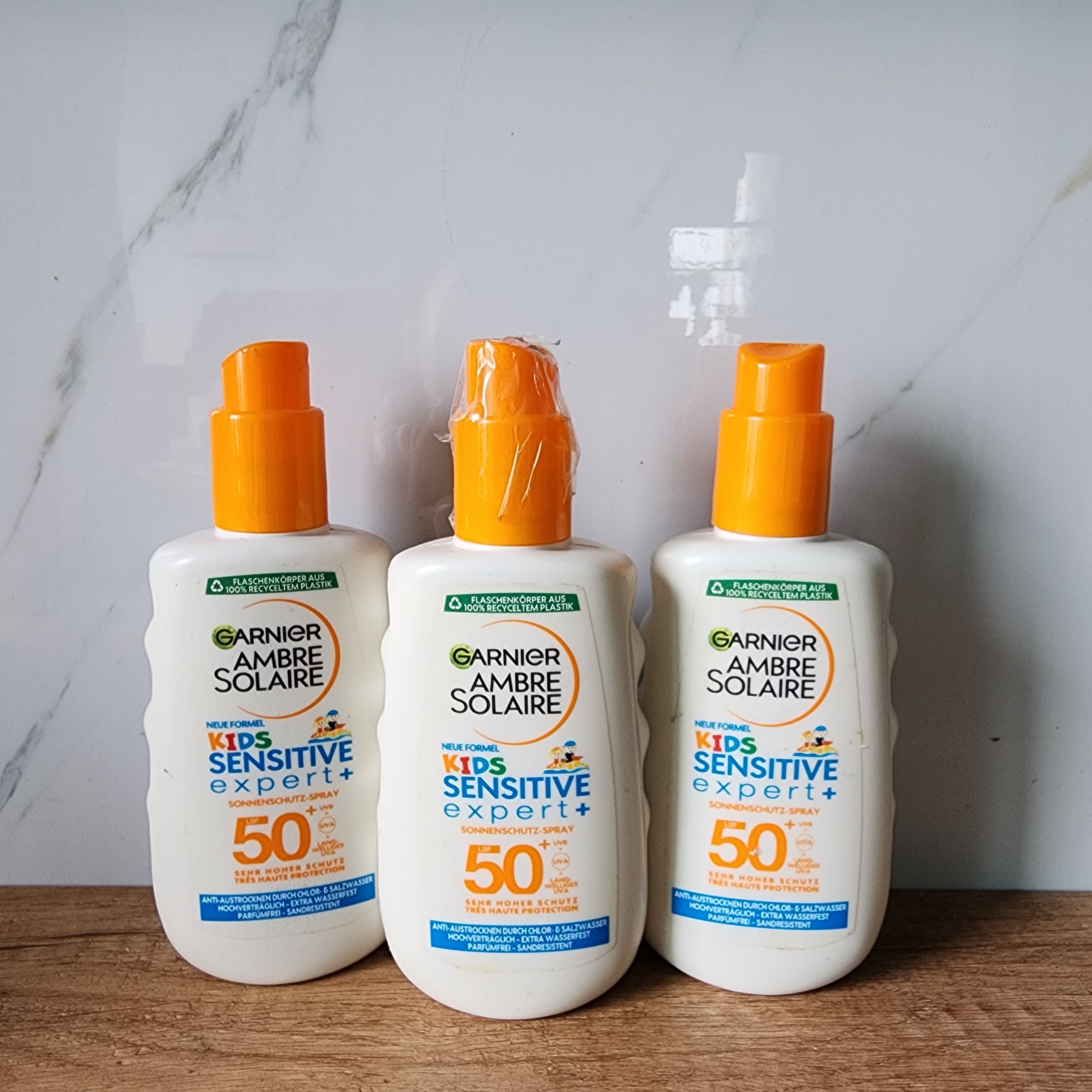 Kem chống nắng dạng xịt Garnier Sensitive