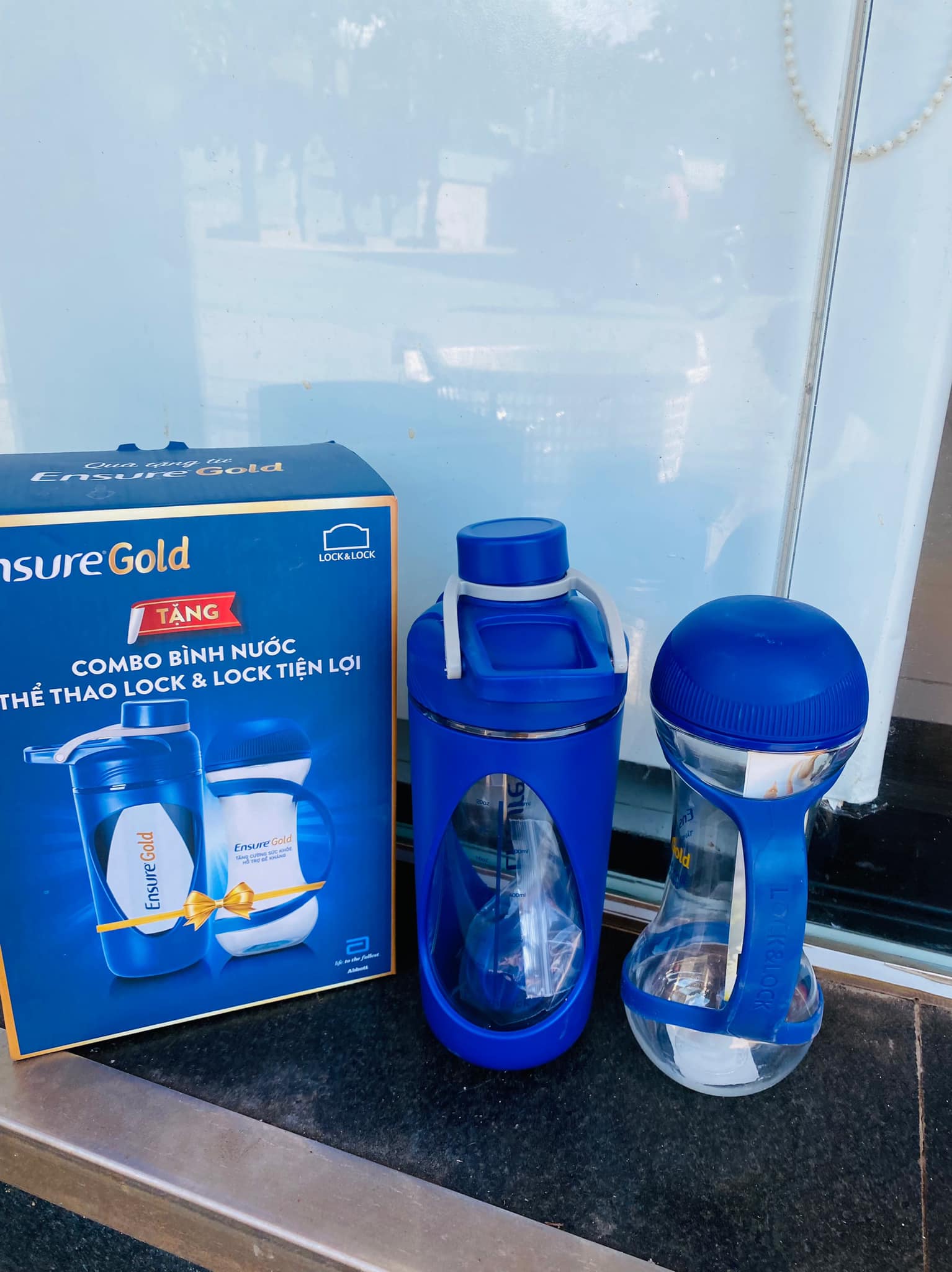 COMBO BÌNH NƯỚC THỂ THAO + BÌNH LẮC LOCK & LOCK(QUÀ TẶNG TỪ ENSURE)