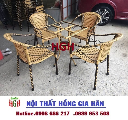 bàn ghế cafe sân vườn