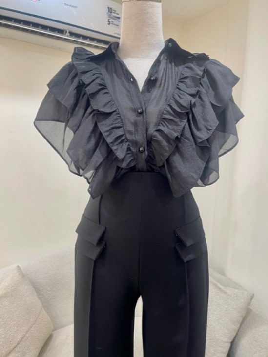 VELLE DESIGN Quần Anda chất cotton lụa hàn dày dặn không nhăn.