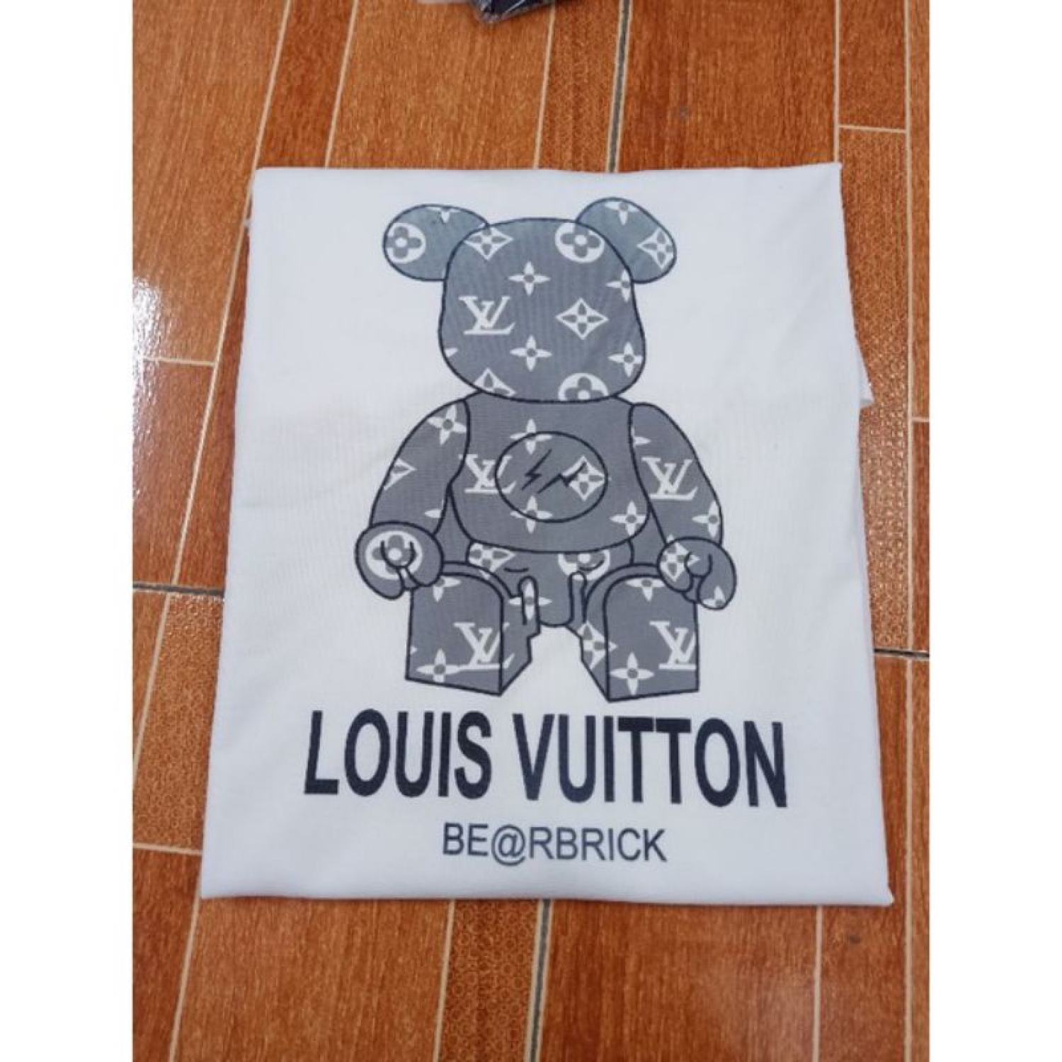 Áo phông gấu hót trend